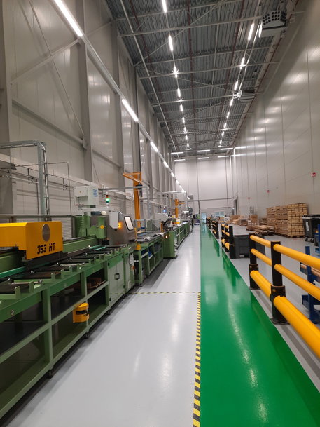 Yeni kesme tesisi, Avrupa’da NSK lineer kılavuz kullanıcıları için teslim sürelerini azaltacak